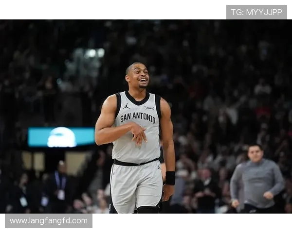 拉加贝尔称赞哈登为历史最佳挡拆球员之一回忆巅峰时期的卡佩拉表现